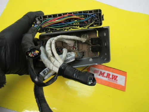FUSE BOX RELAYS FUSES JUNCTION FUSEBOX UNDER DASH BOARD for 03 04 FORESTER 2.5L - Picture 3 of 9