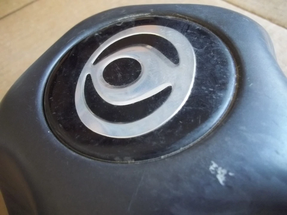 Cubierta de tapacubos central de llanta para camioneta Mazda B2500 B3000 B4000 USADA OEM Foto 4 de 4