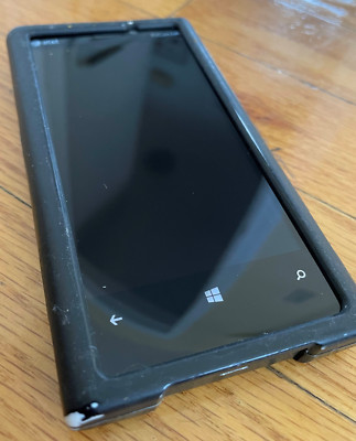 Nokia Carl Zeiss Tessar 2.0/26 with Case. AT&T Smartphone Windows.