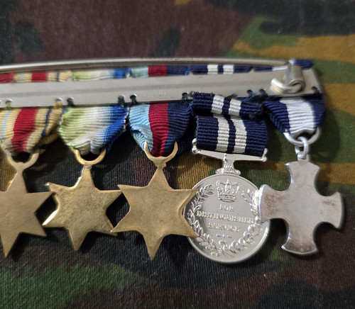 WW2 Miniature DSC Medal Group Of Eight - Picture 5 of 5