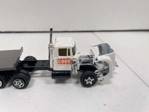 1/64 Case IH 2294 Equipment Hauling Set with Mack Semi - 第 2/14 張圖片