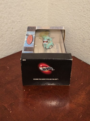 Hot Wheels 2003 Designer Dreamz III '38 COE with Travel Trailer 2 pc set - Picture 2 of 18