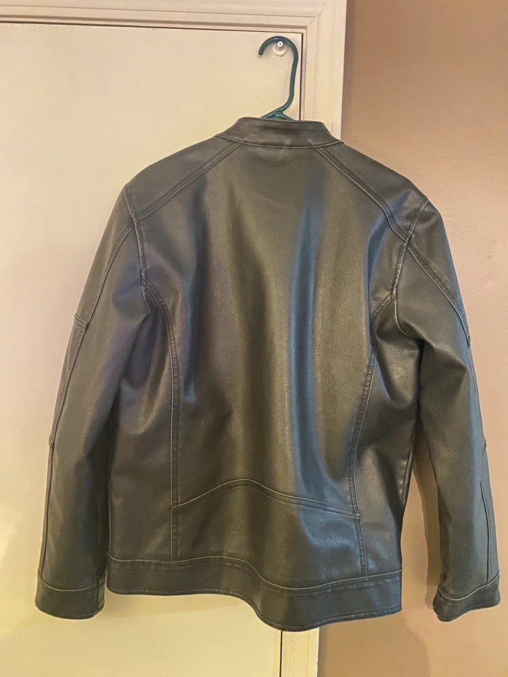 Chaqueta de cuero remache negro talla mediana chaqueta motera excelente estado Foto 2 de 3