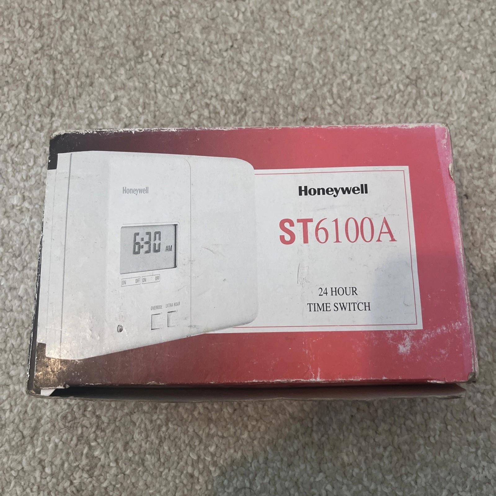 Honeywell ST6100A 24 Hour Electronic Timeswitch ST6100A1001 - White