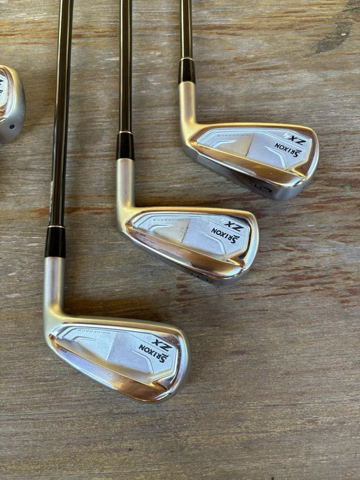 Srixon ZX4 MK II Forged Irons, 5-PW,AW, RH, Mamiya Recoil Graphite F3 65 Regular - Image 3 of 4