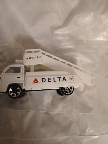 7 Assorted Airline Vehicles RealToy Vintage - Picture 8 of 8