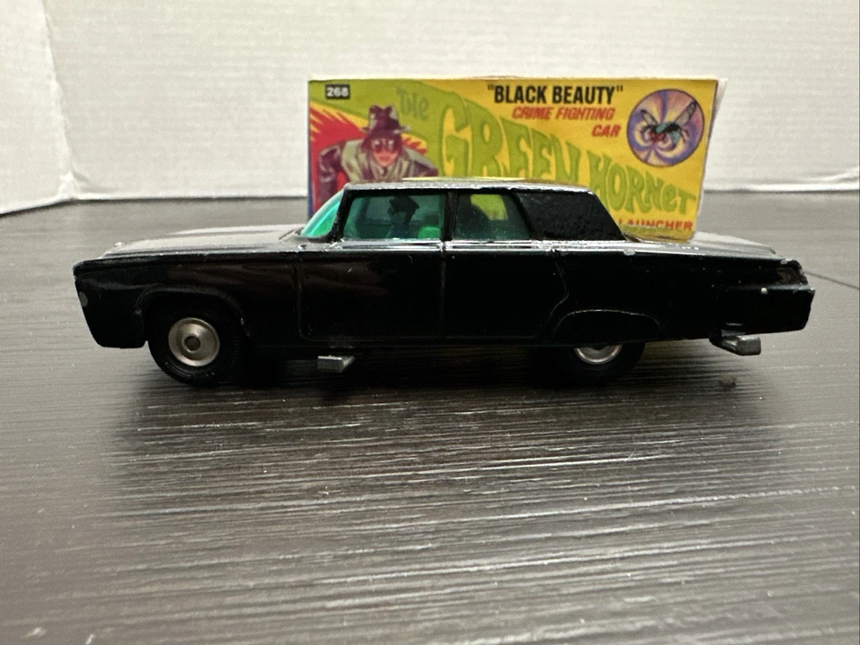 Corgi 268 Green Hornet's Black Beauty Nice w/ Spinner Vintage Read??? - Image 4 of 4