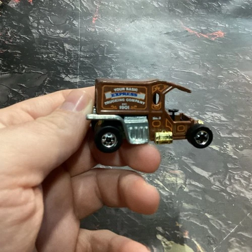 Vintage 1976 Hot Wheels Blackwall T-Totaller Brown w/Gold Base Hong Kong