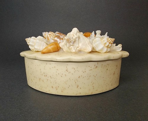 Caja de baratijas coral concha marina de cerámica de colección con tapa crema moteada océano hecha a mano - Imagen 4 de 9