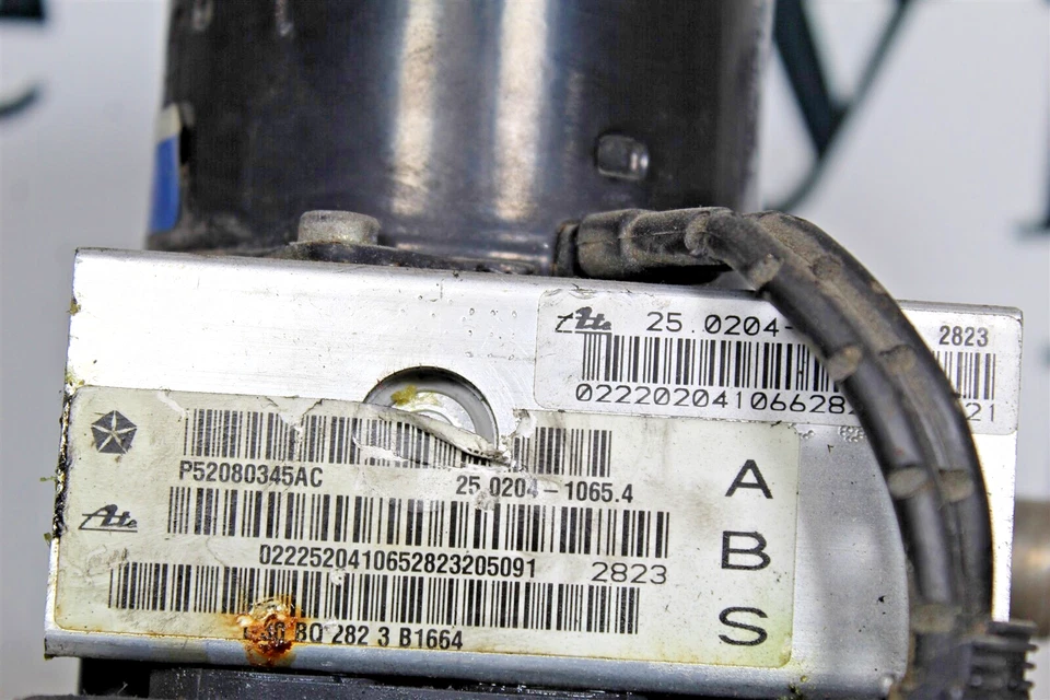 Bomba de freno antibloqueo OEM 5D1 125 P52080345AC Jeep Grand Cherokee 2002-04 Foto 3 de 4