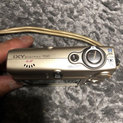 Canon IXY Digital 700 Gold Compact Camera With Battery, Charger, 1GB SD Card - Picture 3 of 18