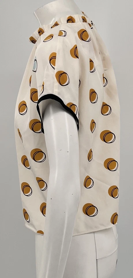 Blusa Fendi blanca manga corta con patrón de lunares negros y amarillos talla 40 Foto 2 de 4