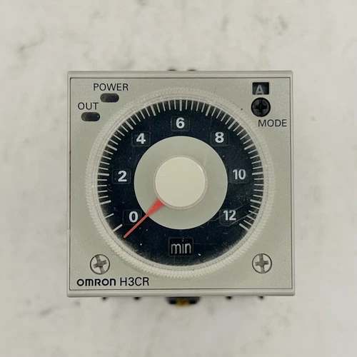 Omron H3CR-A Timer Module 5A 120-240V OMRON P2CF-11 10A/250VAC
