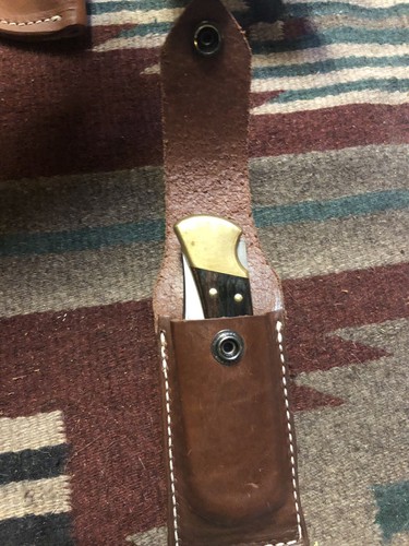 Fodero per coltelli in pelle adatto a Buck 110 con patta / passanti per cintura - senza coltello made in USA - Foto 5 di 6