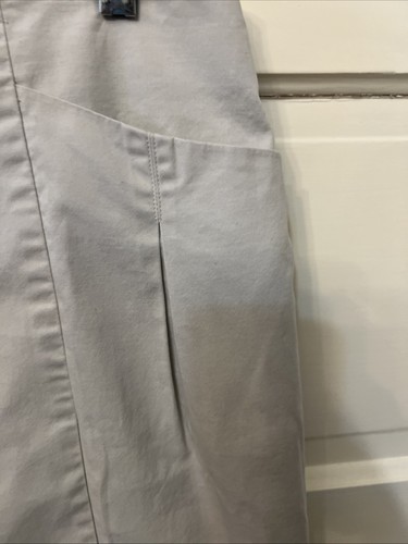 Simply Vera Wang Beige Mini Skirt Women's Size 12 Pleated Pockets Back Zipper - Picture 2 of 6