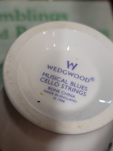Wedgwood Bone China footed cup / mug Musical Blues CELLO STRINGS RARE - Picture 3 of 9
