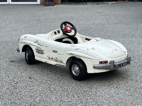 Pedal Car. Mercedes 300 SL Pedal Car - Picture 2 of 9