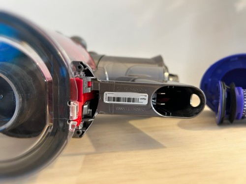 Dyson V8 SV10 Animal Absolute Cordless Vacuum main unit without Battery - Picture 3 of 7