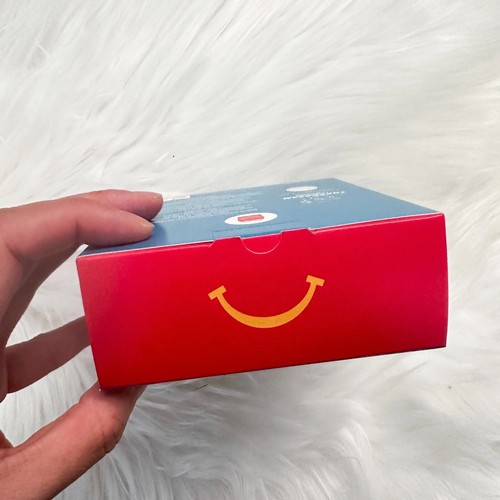 McDonald Yugioh x Hello Kitty - Obélisque Le bourreau x smoking - Photo 3 sur 4