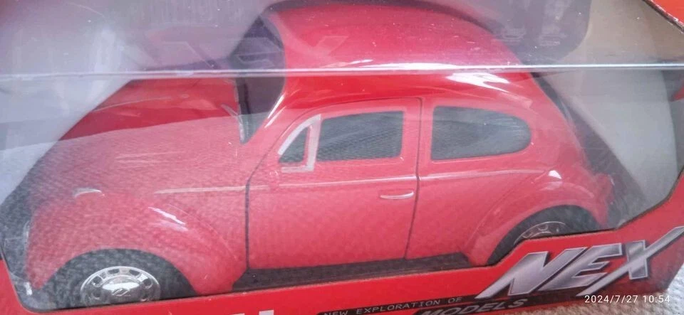 Modellino auto maggiolino rosso - Immagine 3 di 4