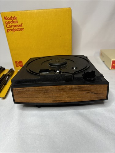 Proyector de 100 diapositivas Kodak Pocket Carousel de colección con embalaje original - Imagen 6 de 16