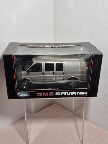 Diecast Promotions GMC Savana Maßstab 1:25 silber 