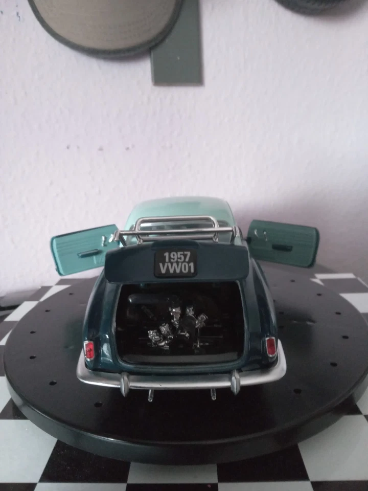 Solido Modellauto 1:18, VW Karmann Ghia blau, gut erhalten - Bild 4 von 4