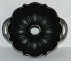 Vintage Lodge Cast Iron Bundt Cake Pan 9.5"x4" Seasoned Fluted Cake Mold