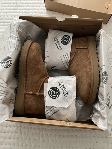 Mini lazo doble clásico UGG para mujer - Imagen 3 de 7