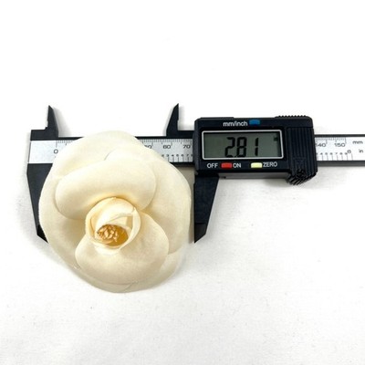 CHANEL フラワーブローチ クリーム色 CHANEL フラワーブローチ クリーム色 2色展開◇送料込【CHANEL