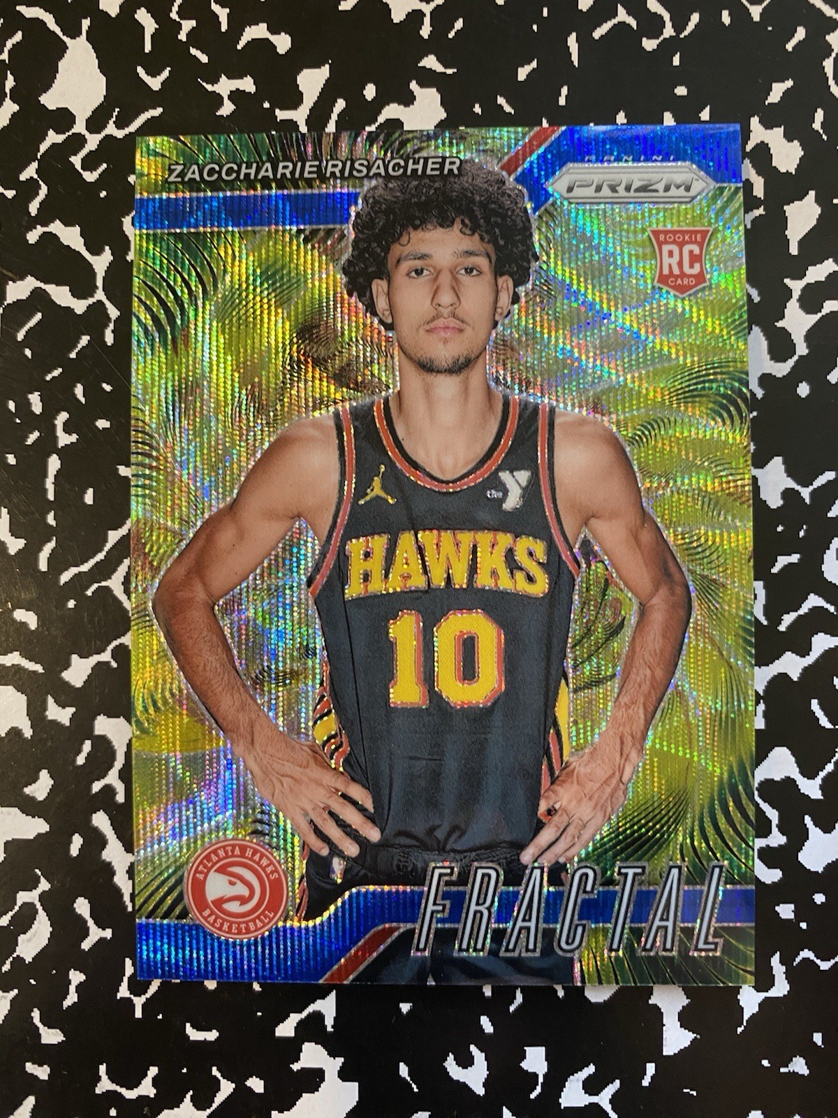 2024-25 Panini Prizm Zaccharie Risacher #8 Blue Wave Prizm /175 Rookie Fractal