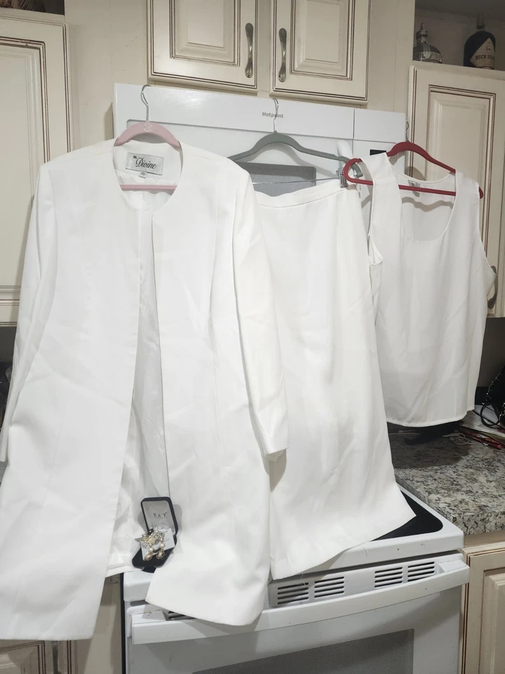 Formal  3 Pc White Long Skirt Jacket Tank Suit 22 womens Pearl Earrings Pendant  - Image 2 of 4
