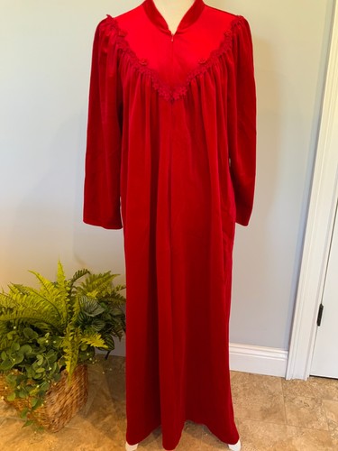 Vintage ARIA Womens Size Medium Red Zip Floral Lace Trim Pockets Long House Robe - Picture 1 of 6
