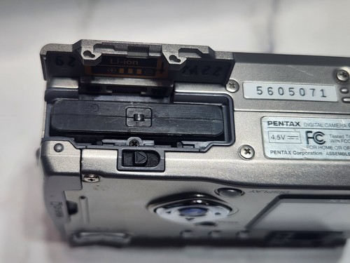 Pentax Optio 430RS Silver Digital Camera + Case Broken Battery Door Tested Works - Picture 14 of 15