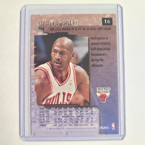Michael Jordan - 1996-97 Skybox Premium #16 - Chicago Bulls - Picture 2 of 2