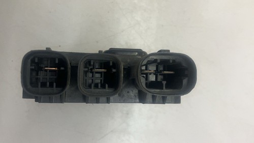 Vauxhall Vivaro Trafic 14-19 battery terminal fuse box 243501820r - Picture 5 of 12