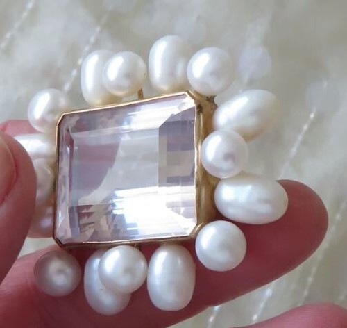 9ct Gold brooch - very large size. Cultured Pearl and pale pink gemstone/other - Picture 5 of 11
