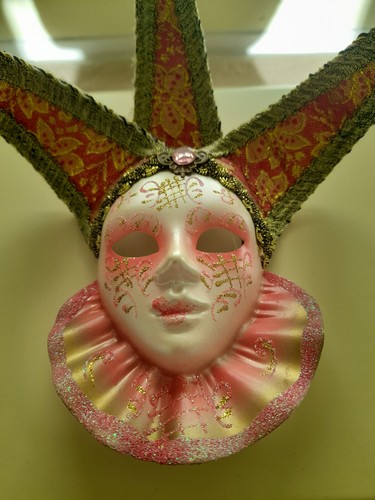 Venetian Decorative Wall Mask - pre-owned - excellent condition