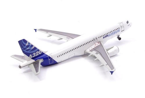 DRAGONWINGS '1:400 SCALE' AIRBUS A320 JET AIRCRAFT - Picture 3 of 4