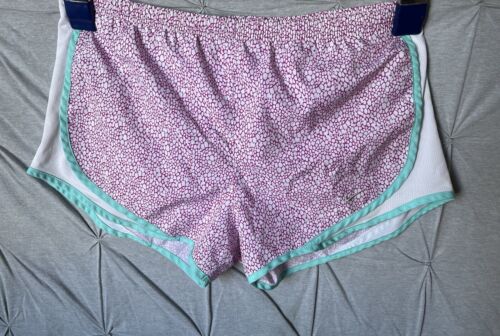 Nike Dri Fit Damen Shorts mit Kordelzug Größe Medium