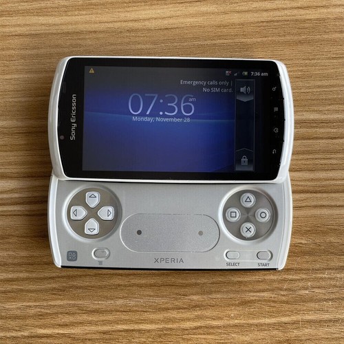 Sony Ericsson XPERIA PLAY R800i Black White Android Game GSM Unlocked Cellphone - Afbeelding 4 van 14