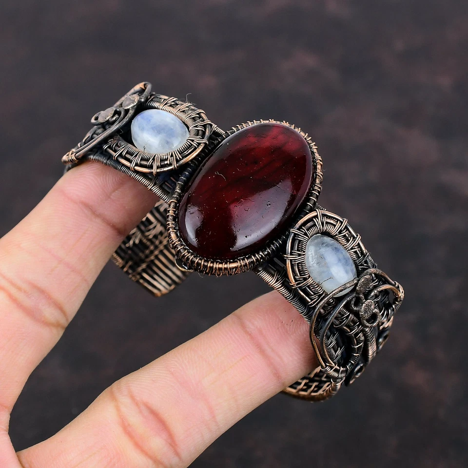 Brazalete ajustable envuelto en alambre de labradorita de fuego rojo hecho a mano de cobre vacaciones Foto 3 de 4