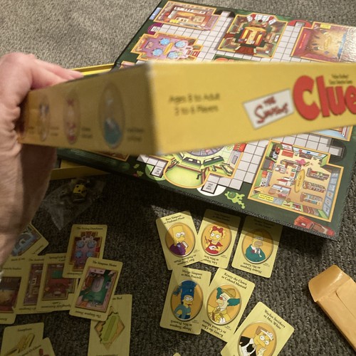 THE SIMPSONS Clue Board Game 2000 Edition All Pieces Included! - Picture 10 of 11