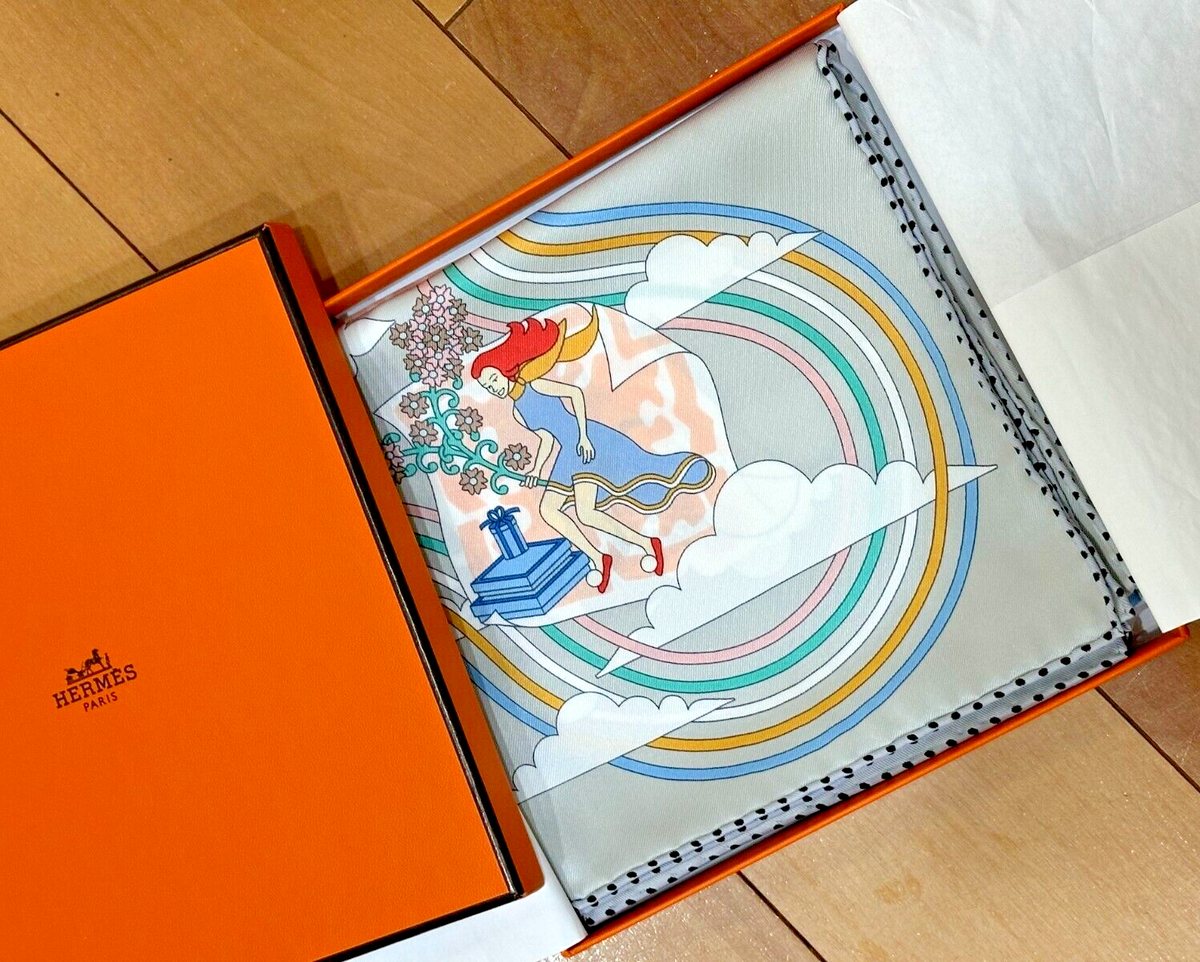 HERMES CARRES VOLANTS Flying Carre 70 100% silk scarf light