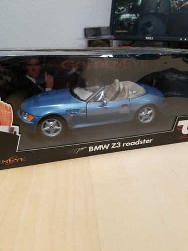 007 GoldenEYE BMW Z3 ROADSTER UT Models 1/18 JAMES BOND - Picture 3 of 11