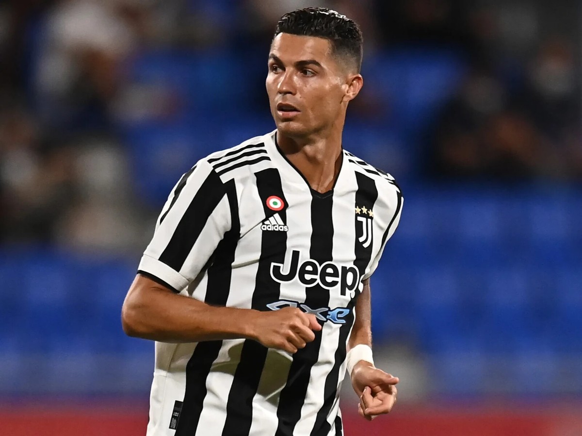 2021/22 Juventus Home Jersey #7 Ronaldo XL Adidas Soccer