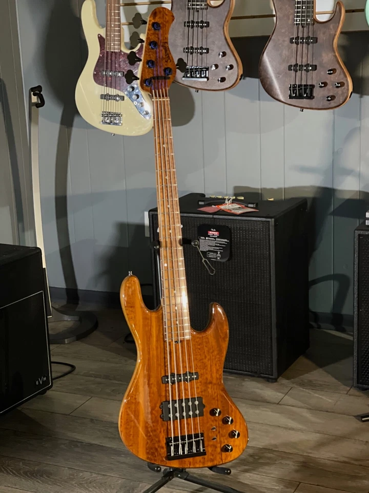 Sadowsky Masterbuilt 21-Fret M/M Bass, Limited Edition, 5 String #6 of 40 - Image 2 of 4