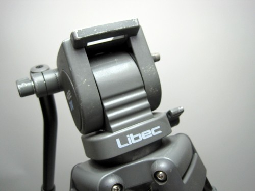 Libec T68 65mm Lightweight Aluminum Professional Camera Tripod with H22 DV Head - Picture 6 of 7