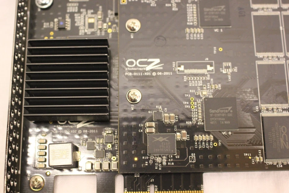 OCZ REVO DRIVE 3 X2 240GB PCI-EXPRESS INTERNAL RVD3X2-FHPX4-240G SSD - Image 2 of 4