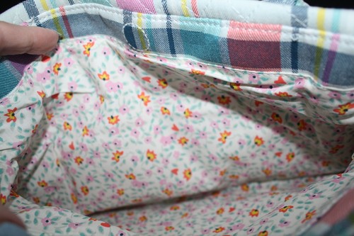 NWT Vera Bradley Multi-Compartment Shoulder Bag in Pastel Plaid EXACT! - Picture 3 of 3